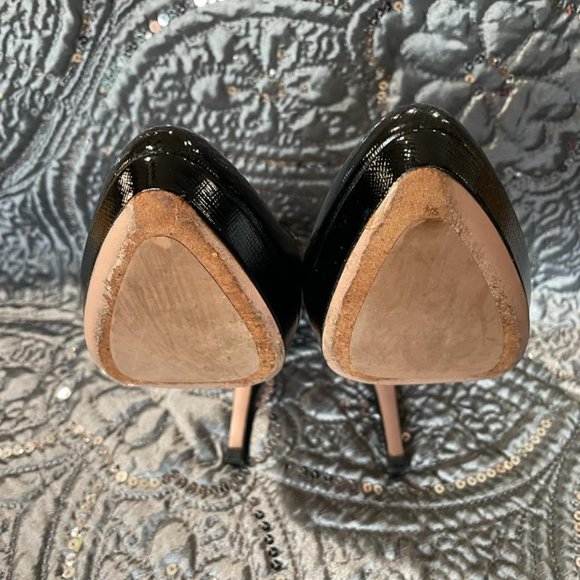 $950 Sz 7 Prada Women Patent Leather Black Platform Pumps (US 7) 4" heel - Picture 7 of 8